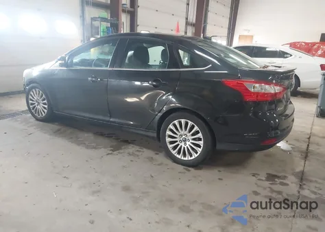 2012 Ford Focus Titanium из США, поврежденный, VIN 1FAHP3J27CL479672